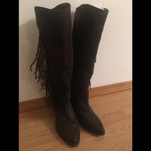 Suede Boots with fringe